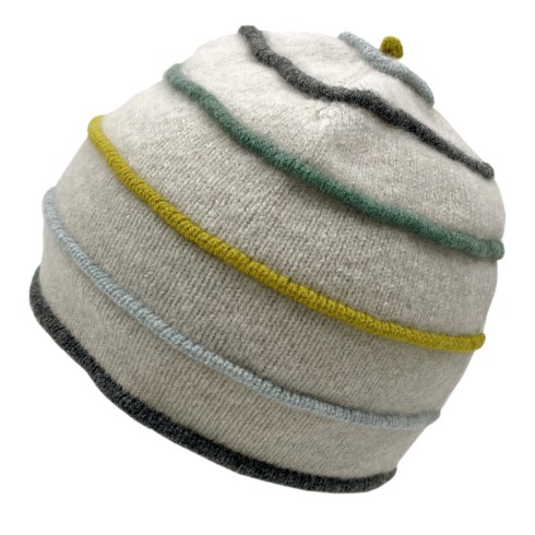 cloche shaped hat - cream